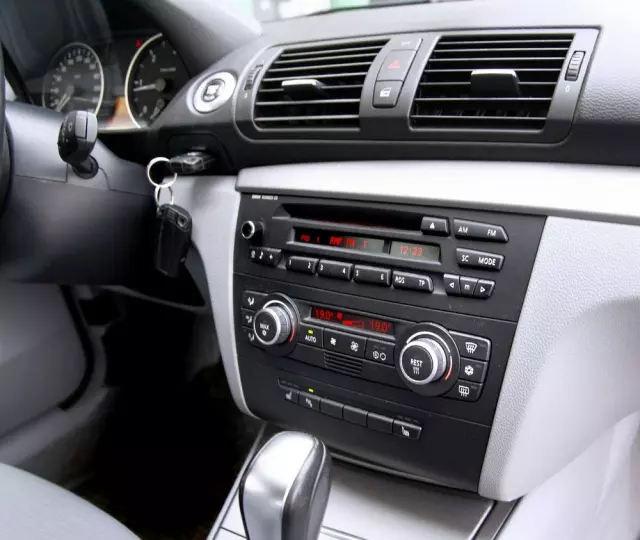 BMW Seria 1 118d Sport Line