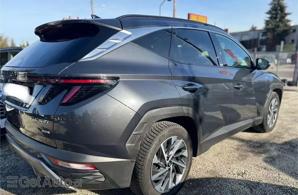 HYUNDAI Tucson 