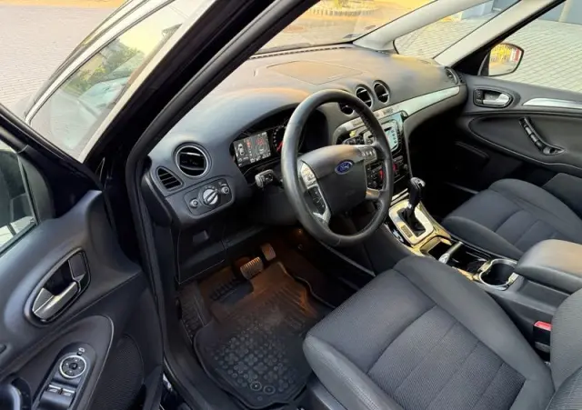 FORD S-Max 2.0 T Trend MPS6
