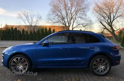 PORSCHE Macan 