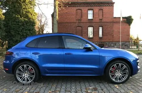 PORSCHE Macan 