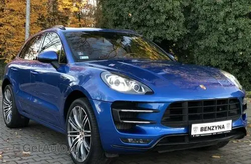 PORSCHE Macan 