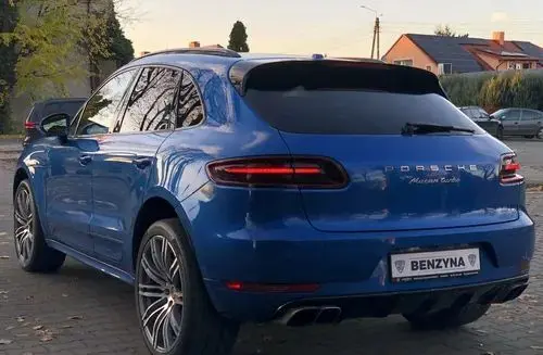PORSCHE Macan 
