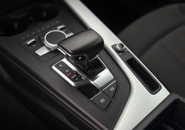 AUDI A4 Avant 2.0 TDI S tronic design