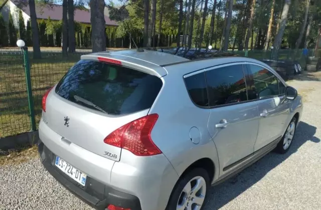 PEUGEOT 3008 