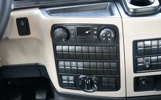 MAN TGS 26.420 / 6x4 / WYWROTKA 2 STRONNA / HYDROBURTA / BORDMATIC + HDS HIAB 188 B-3 / ROTATOR / CHWYTAK / PILOT / EURO 6 