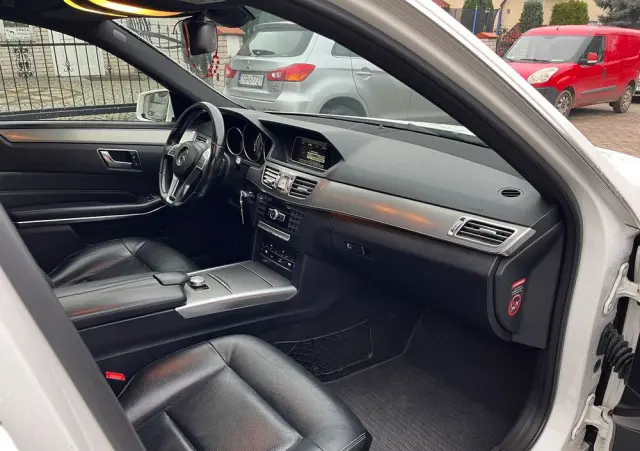 MERCEDES-BENZ Klasa E 220 CDI BlueEff Avantgarde