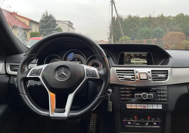 MERCEDES-BENZ Klasa E 220 CDI BlueEff Avantgarde