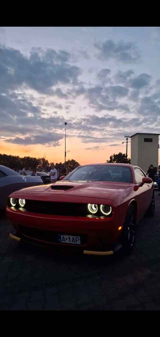 DODGE Challenger RT