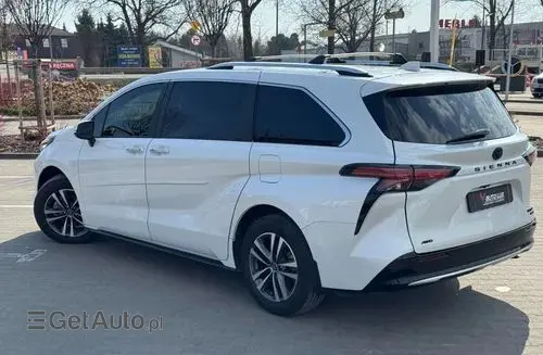 TOYOTA Sienna 