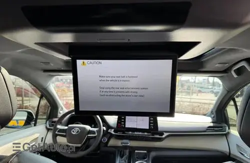 TOYOTA Sienna 