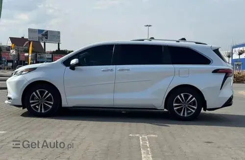 TOYOTA Sienna 
