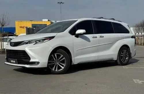TOYOTA Sienna 