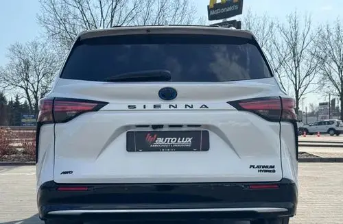 TOYOTA Sienna 