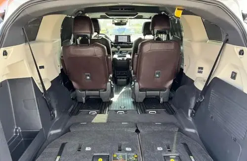 TOYOTA Sienna 