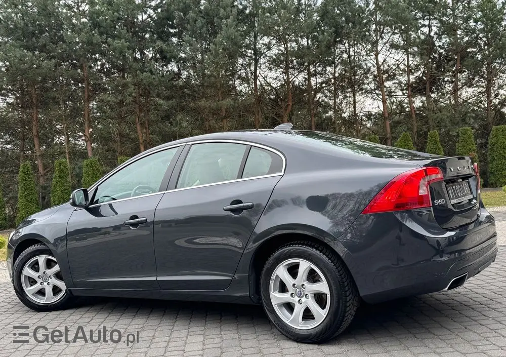 VOLVO S60 D4 Drive-E Momentum
