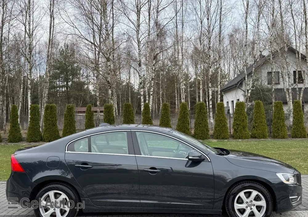 VOLVO S60 D4 Drive-E Momentum