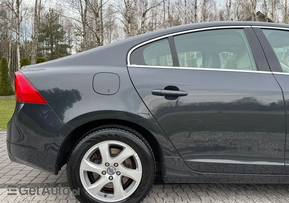 VOLVO S60 D4 Drive-E Momentum