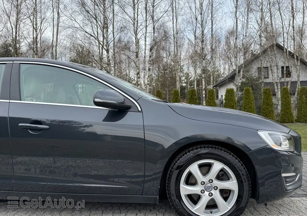 VOLVO S60 D4 Drive-E Momentum