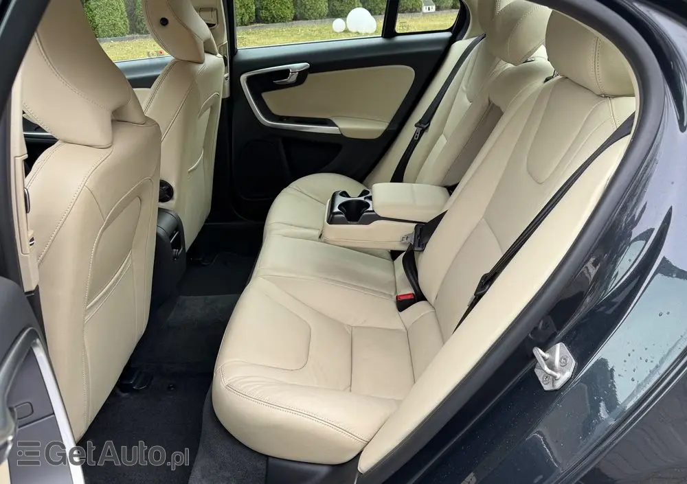 VOLVO S60 D4 Drive-E Momentum