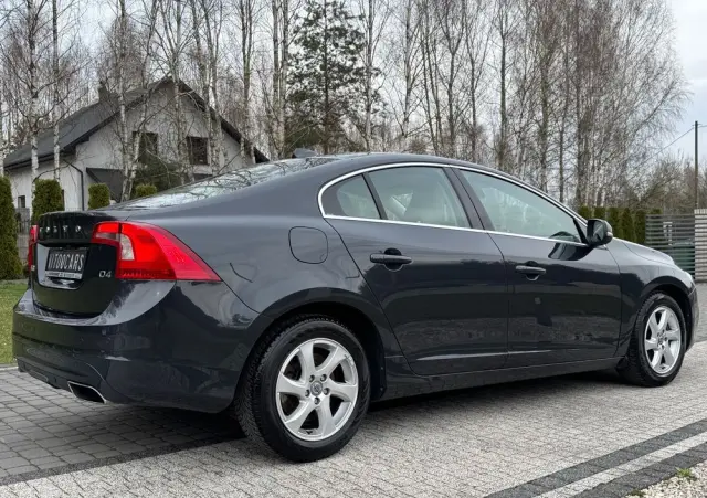 VOLVO S60 D4 Drive-E Momentum