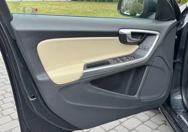 VOLVO S60 D4 Drive-E Momentum