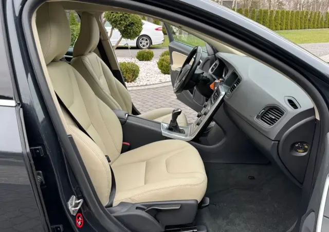 VOLVO S60 D4 Drive-E Momentum