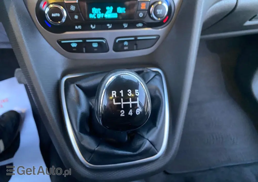 FORD Tourneo Connect Gr 1.5 TDCi Titanium