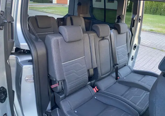 FORD Tourneo Connect Gr 1.5 TDCi Titanium