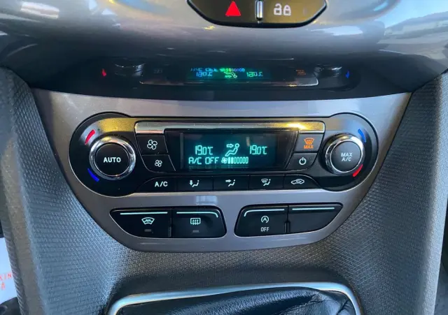 FORD Tourneo Connect Gr 1.5 TDCi Titanium