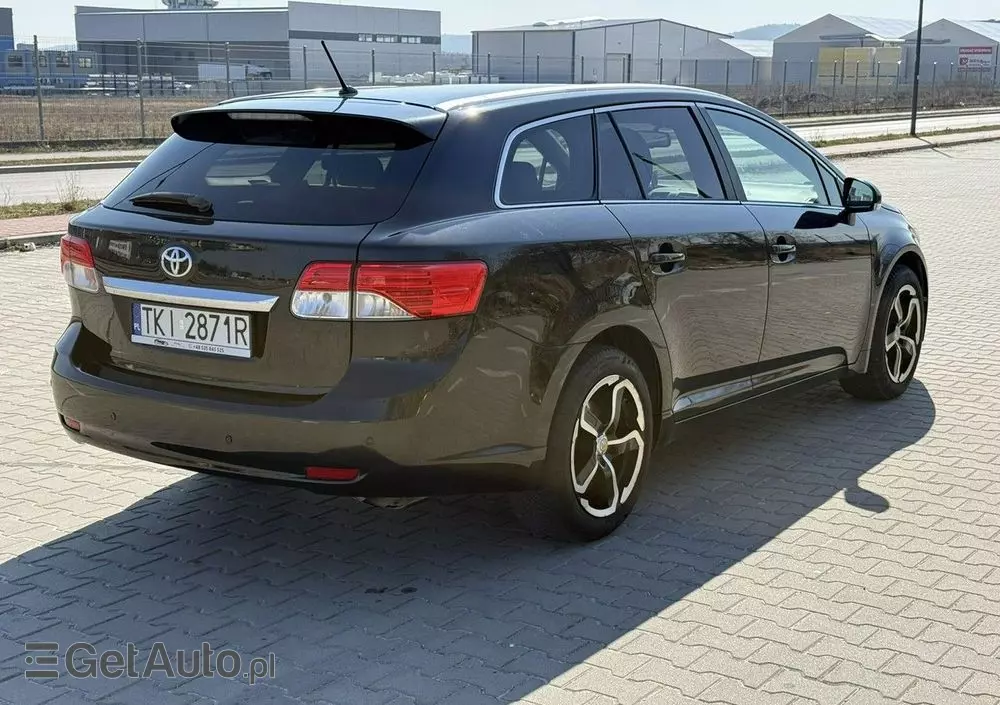 TOYOTA Avensis 