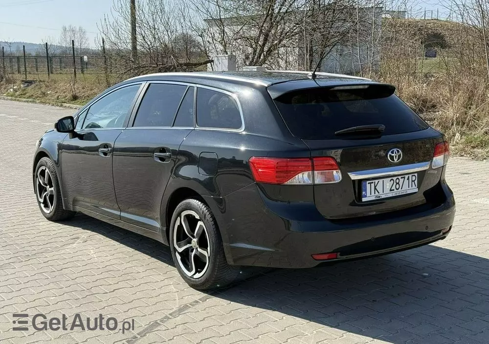TOYOTA Avensis 