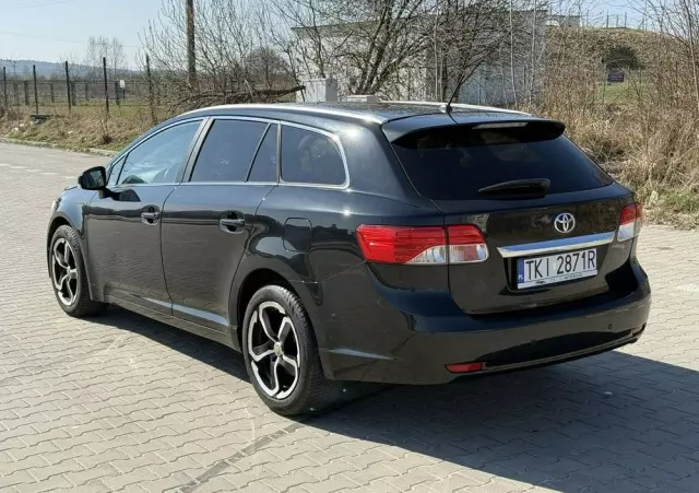 TOYOTA Avensis 