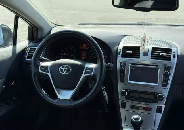 TOYOTA Avensis 