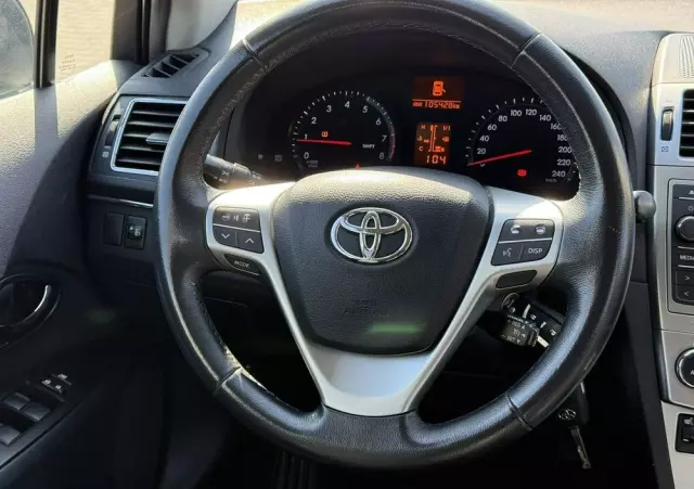 TOYOTA Avensis 