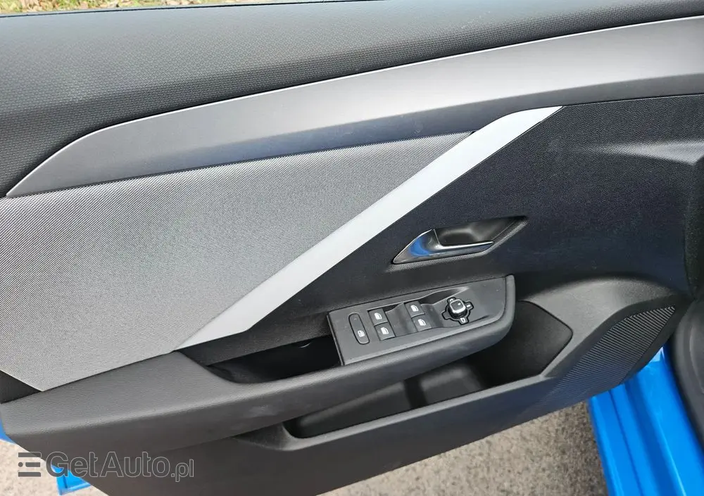 OPEL Astra 1.2 Turbo Business Elegance