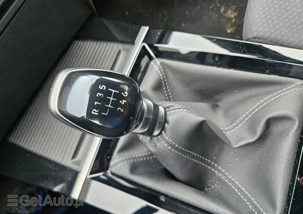 OPEL Astra 1.2 Turbo Business Elegance