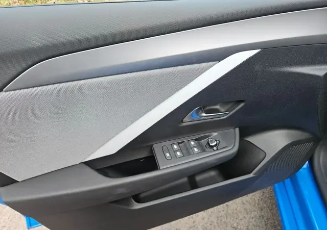 OPEL Astra 1.2 Turbo Business Elegance