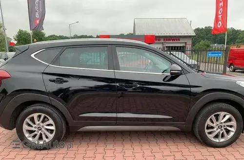 HYUNDAI Tucson 