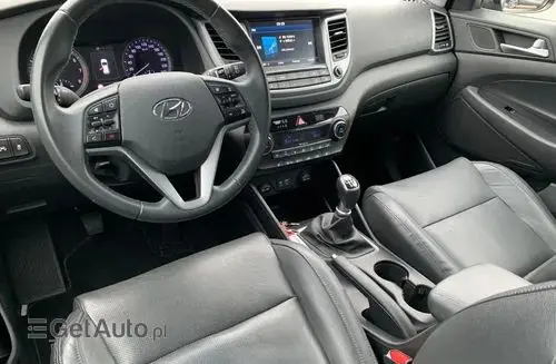 HYUNDAI Tucson 