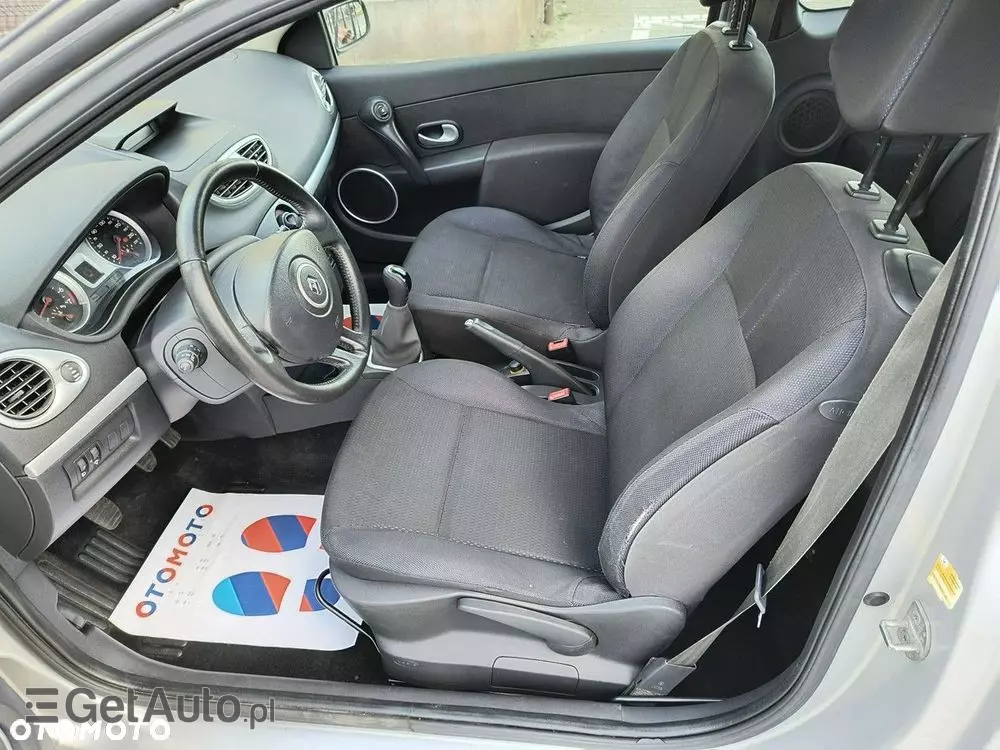 RENAULT Clio 1.6 16V Edition Dynamique