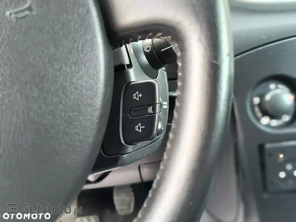 RENAULT Clio 1.6 16V Edition Dynamique