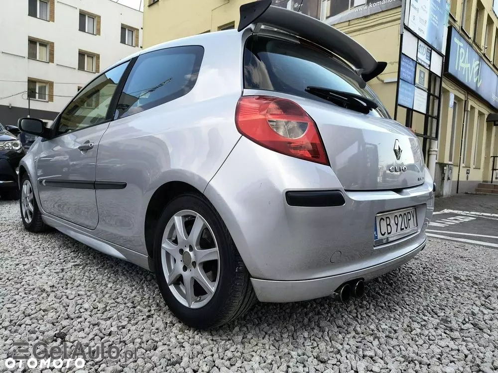 RENAULT Clio 1.6 16V Edition Dynamique