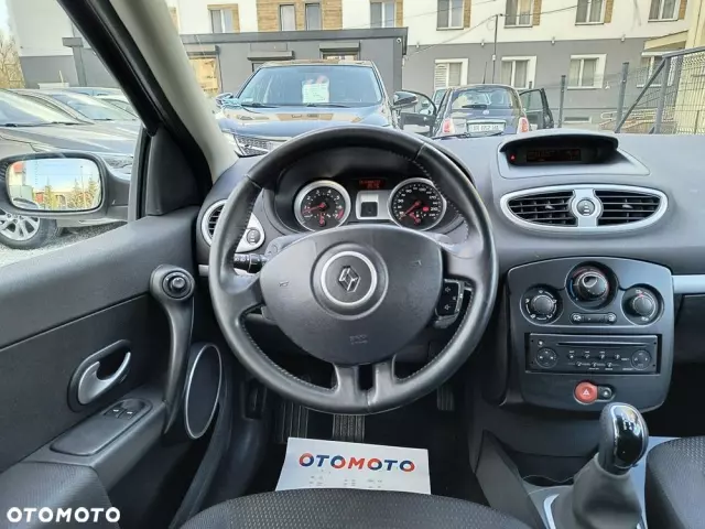 RENAULT Clio 1.6 16V Edition Dynamique