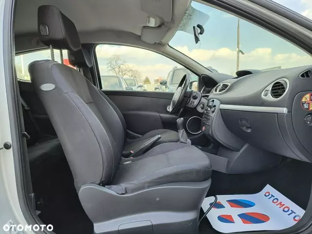 RENAULT Clio 1.6 16V Edition Dynamique