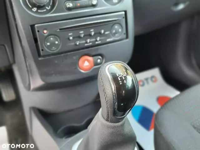 RENAULT Clio 1.6 16V Edition Dynamique