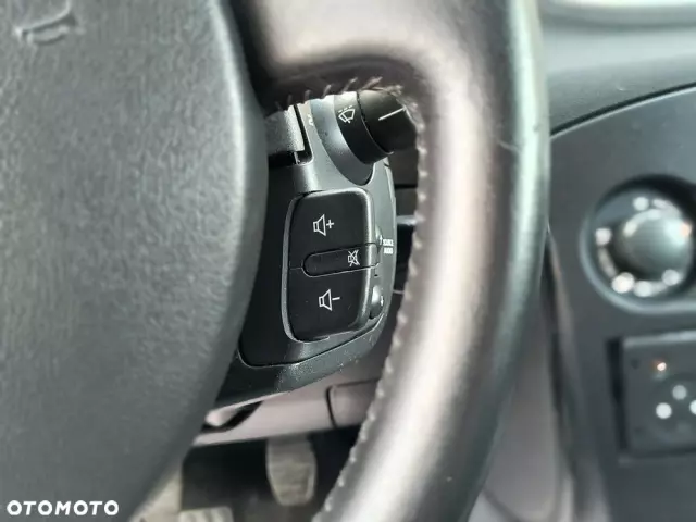 RENAULT Clio 1.6 16V Edition Dynamique