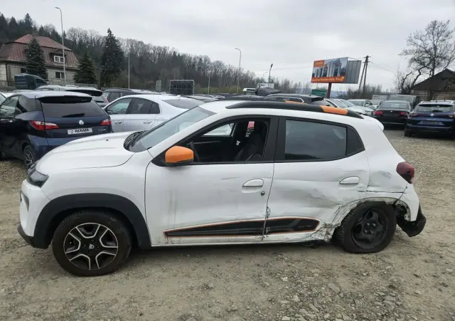 DACIA Spring ESSENTIAL