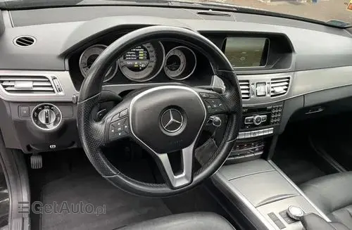 MERCEDES-BENZ Klasa E 