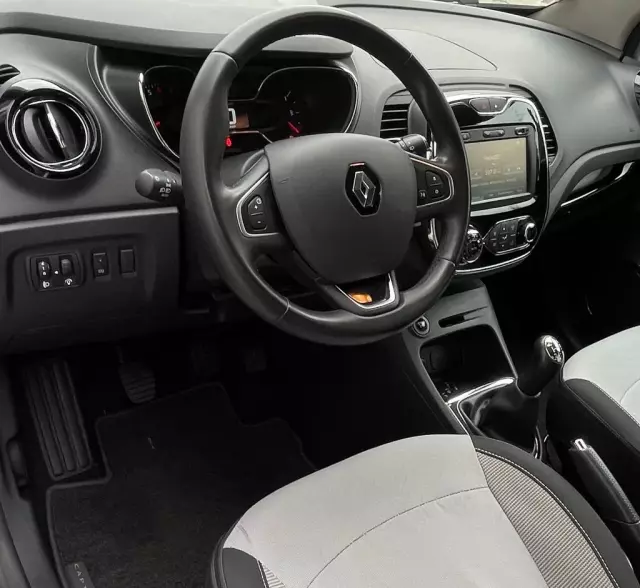 RENAULT Captur 